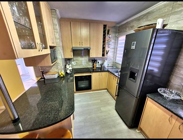 2 BEDROOM APARTMENT FOR SALE IN ANNLIN-WES